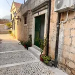 Rebecca 3* מאקרסקה