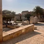 Rebecca בית הארחה